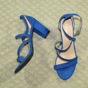NWOT Dream Pairs Women's 9 Royal Blue Criss Cross Straps 3" Chunky Heels